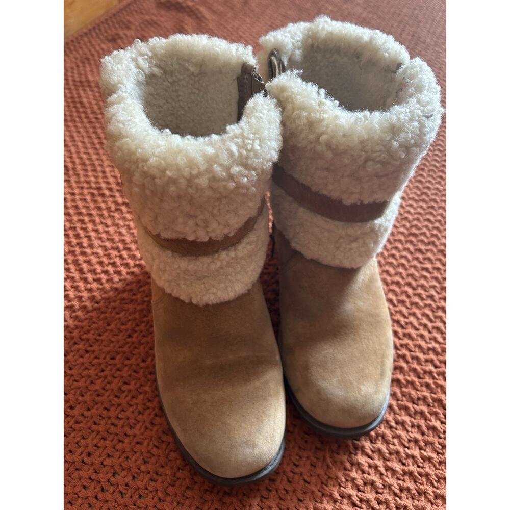 UGG Australia Ankle Boots Suede Upper Buckle Low Heel Size 6.5